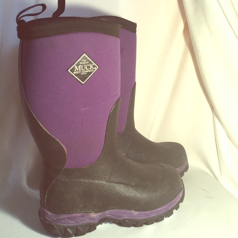 Kids Muck Boots size 12